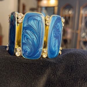 Blue swirl design bracelet
